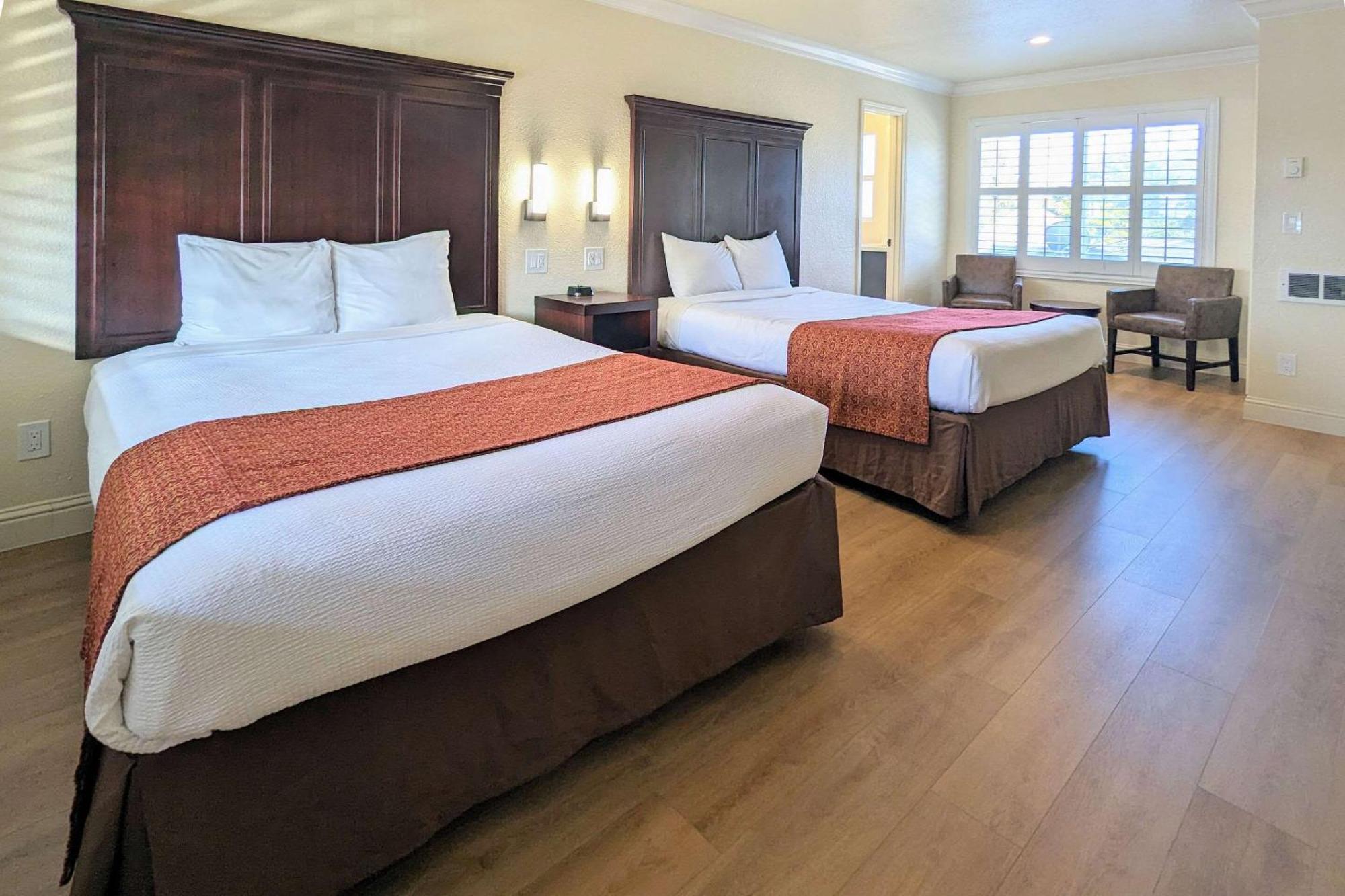 Clarion Collection Wilkie's - Monterey Pacific Grove