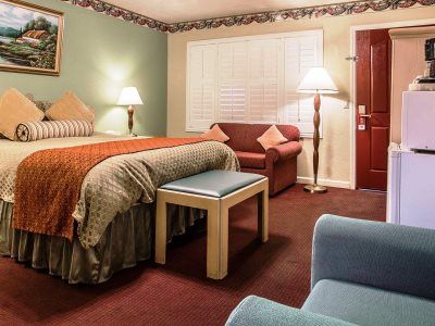 Clarion Collection Wilkie's - Monterey
