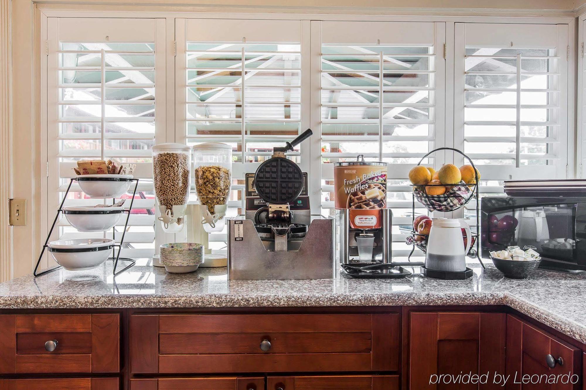 Clarion Collection Wilkie's - Monterey Pacific Grove