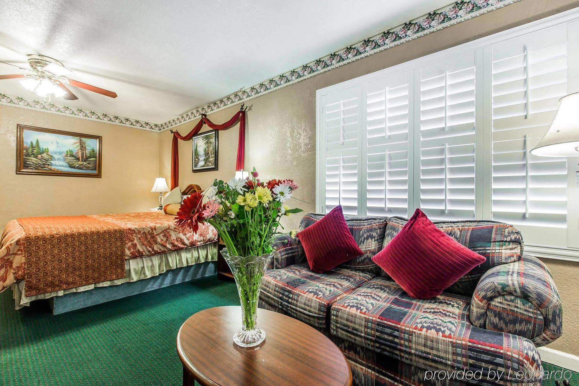 Clarion Collection Wilkie's - Monterey Pacific Grove